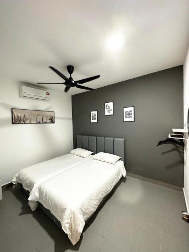 PM153 LandedHouse Modern Airport