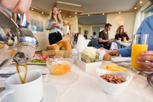 Food and beverages, Hotel Muschelgrund in Cuxhaven Food and beverages, Hotel Muschelgrund in Cuxhaven