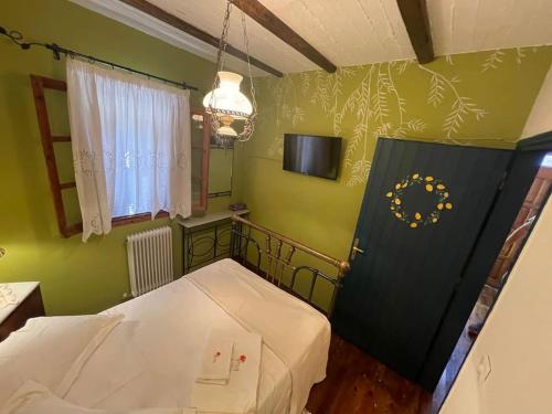 ZenTerra Country house with prive swimming pool and view in Andritsena ZenTerra Country house with prive swimming pool and view in Andritsena