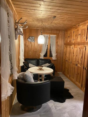 Chalet Schluechtyi in ลังวีส Chalet Schluechtyi in ลังวีส