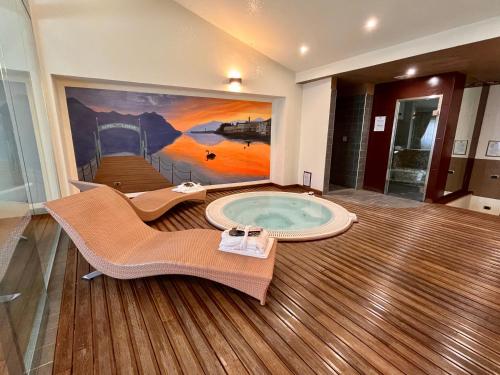 Hotel Lovere Resort and Spa in Lovere Hotel Lovere Resort and Spa in Lovere
