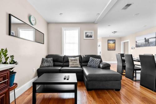 555-2 6BR Quincy - Spacious Apt near Perry Beach in Quincy 555-2 6BR Quincy - Spacious Apt near Perry Beach in Quincy