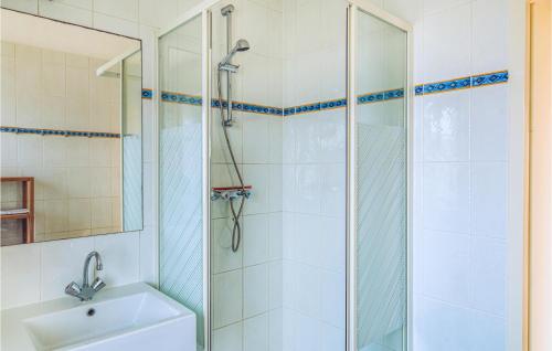 Bathroom, Meerparel - Bovenwoning 6p in Uitgeest Bathroom, Meerparel - Bovenwoning 6p in Uitgeest