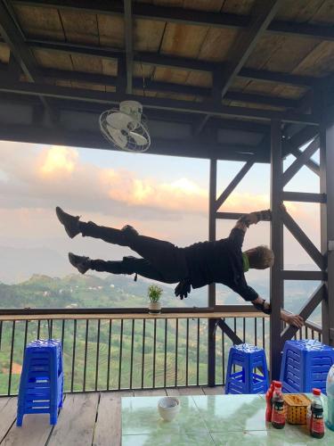 Vista/Panorama, Nhi's House & Safari -Motorbike Rental-Tour in Ha Giang Vista/Panorama, Nhi's House & Safari -Motorbike Rental-Tour in Ha Giang