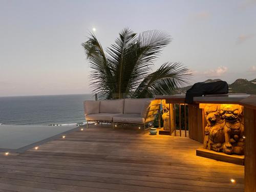 The Red Cloud Villa with Incredible Ocean View !!!! in 古斯塔维亚 The Red Cloud Villa with Incredible Ocean View !!!! in 古斯塔维亚