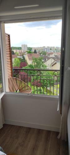 Erkély/terasz, Calme et verdure à Poissy 50 m2 parking terrasse (Calme et verdure a Poissy 50 m2 parking terrasse) in Poissy Erkély/terasz, Calme et verdure à Poissy 50 m2 parking terrasse (Calme et verdure a Poissy 50 m2 parking terrasse) in Poissy