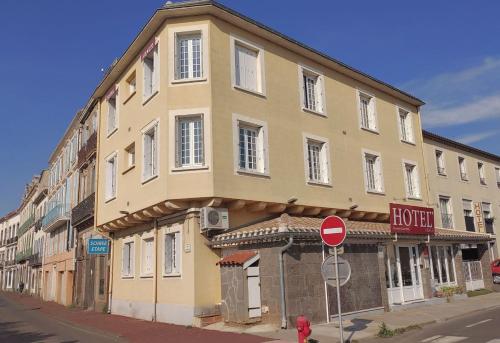 Exterior view, Hotel Araur in Agde Exterior view, Hotel Araur in Agde