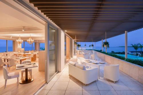 Restaurant, IRAPH SUI, a Luxury Collection Hotel, Miyako Okinawa in Irabu island Restaurant, IRAPH SUI, a Luxury Collection Hotel, Miyako Okinawa in Irabu island
