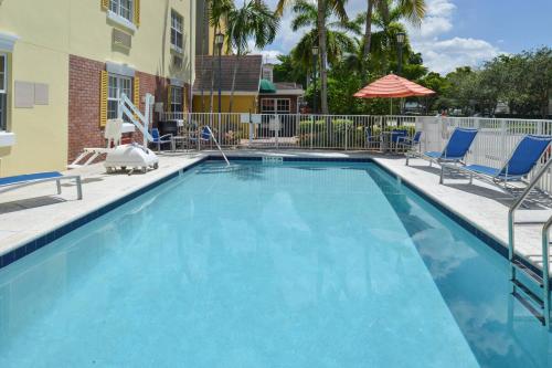Fitness center, Candlewood Suites Miami Lakes By IHG in Miami Lakes Fitness center, Candlewood Suites Miami Lakes By IHG in Miami Lakes