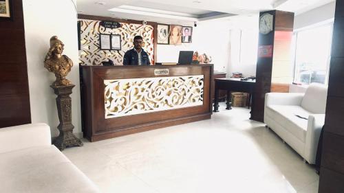 Előcsarnok, Hotel Royal Classic @ Mall Road Mussoorie in Jhula Ghar Előcsarnok, Hotel Royal Classic @ Mall Road Mussoorie in Jhula Ghar