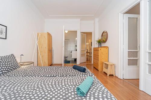 Central&Cozy Balcony!3bdr 2bth