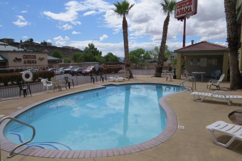 Piscina, Americas Best Inn & Suites Saint George in St. George City Center Piscina, Americas Best Inn & Suites Saint George in St. George City Center