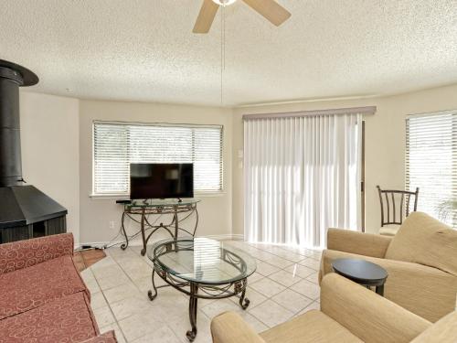 Lake Travis Bungalow Casita Golden Rod #2 in Lakeway (TX) Lake Travis Bungalow Casita Golden Rod #2 in Lakeway (TX)