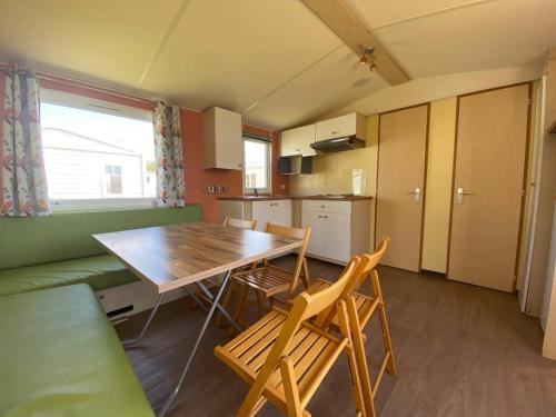 Chalet with 4 single beds in Anloo Chalet with 4 single beds in Anloo