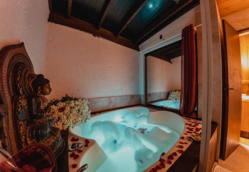 Hot tub, Pousada Jardim do Buda com Cafe in Urubici Hot tub, Pousada Jardim do Buda com Cafe in Urubici