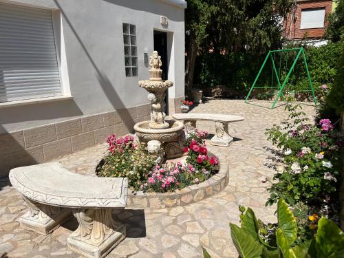 Paz Jardin-Madrigueras in Mahora Paz Jardin-Madrigueras in Mahora
