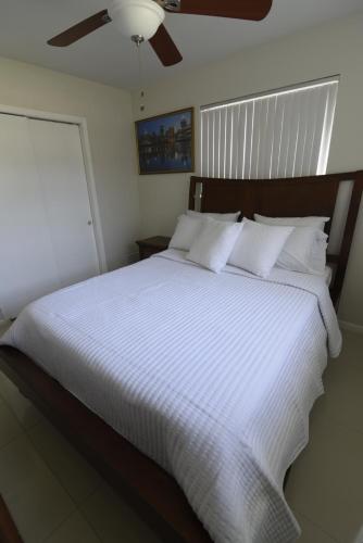 Airbnb rental in West Perrine Airbnb rental in West Perrine