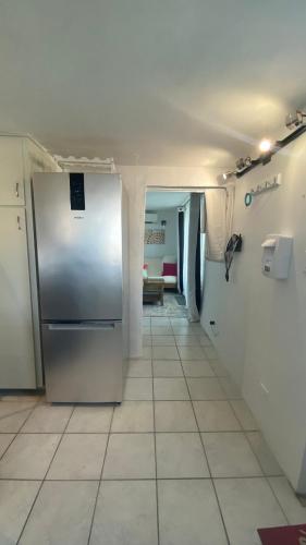 Sunset Paradise Oceanview 1-Bedroom Holiday Home Walking Distance to Beaches & Railway Trail in Paget Sunset Paradise Oceanview 1-Bedroom Holiday Home Walking Distance to Beaches & Railway Trail in Paget
