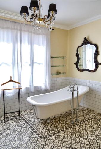 Le 215 Gambetta boutique hôtel en Provence (Le 215 Gambetta boutique hotel en Provence) in Кавайон Le 215 Gambetta boutique hôtel en Provence (Le 215 Gambetta boutique hotel en Provence) in Кавайон