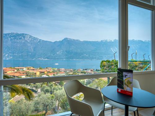 Vistas, Hotel Cristina in Limone sul Garda Vistas, Hotel Cristina in Limone sul Garda