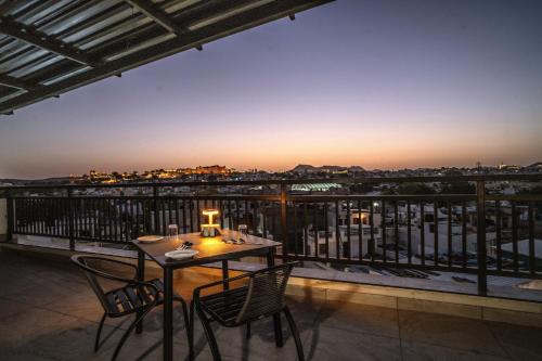 Μπαλκόνι/βεράντα, THE MANGAL VIEW RESIDENCY - A Luxury Boutique Business Hotel in Udaipur Μπαλκόνι/βεράντα, THE MANGAL VIEW RESIDENCY - A Luxury Boutique Business Hotel in Udaipur