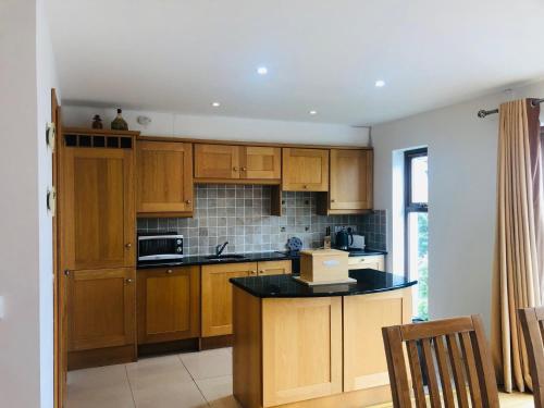 3 bedroom home easy walking distance to Kenmare town in Glanerought 3 bedroom home easy walking distance to Kenmare town in Glanerought