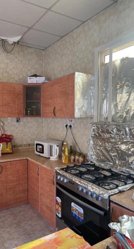 Kitchen, شاليه على البحر UAE, Abu Dhabi in Al Marfa' Kitchen, شاليه على البحر UAE, Abu Dhabi in Al Marfa'