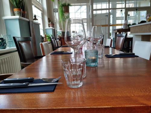 Restauracja, Bed & Brasserie Het Kosthuys in Tholen Restauracja, Bed & Brasserie Het Kosthuys in Tholen