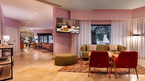 Паб, The Magnolia Hotel in Алмансил Паб, The Magnolia Hotel in Алмансил