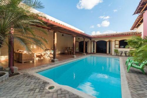 Swimming pool, Casa Riverstone in León Swimming pool, Casa Riverstone in León