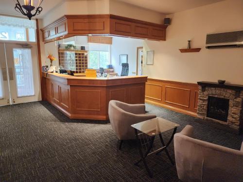 Lobby, Hotel au Petit Berger in La Malbaie (QC) Lobby, Hotel au Petit Berger in La Malbaie (QC)