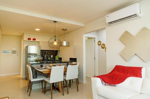 Cocina, Cielo Ejecutivo: Un hogar en la ciudad in Ciudad del este Cocina, Cielo Ejecutivo: Un hogar en la ciudad in Ciudad del este