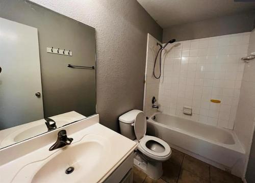 Private Queen Room Cypress 290, TX in Cypress Private Queen Room Cypress 290, TX in Cypress