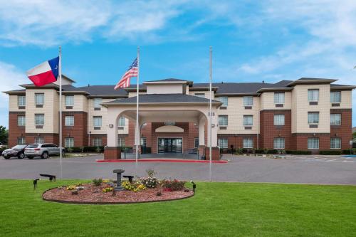 Exterior view, Best Western Plus Lake Dallas Inn and Suites in Lake Dallas Exterior view, Best Western Plus Lake Dallas Inn and Suites in Lake Dallas