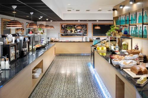 Food and beverages, Park Inn by Radisson Central Tallinn in Sadama Food and beverages, Park Inn by Radisson Central Tallinn in Sadama