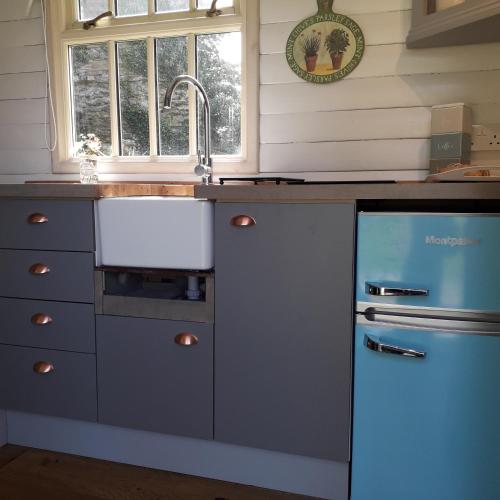 Konyha, The Shepherd's Hut in Thornton-le-Clay Konyha, The Shepherd's Hut in Thornton-le-Clay