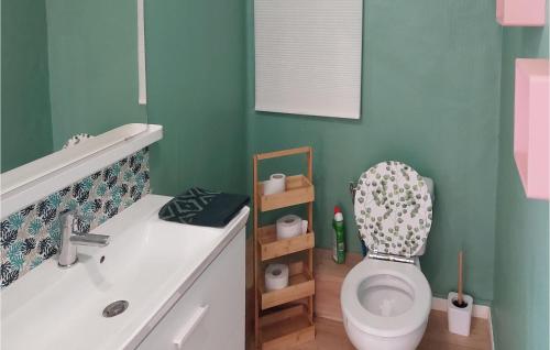 Μπάνιο, Awesome Home In Poullaouen With Wifi And 3 Bedrooms in Πουλαουέν Μπάνιο, Awesome Home In Poullaouen With Wifi And 3 Bedrooms in Πουλαουέν