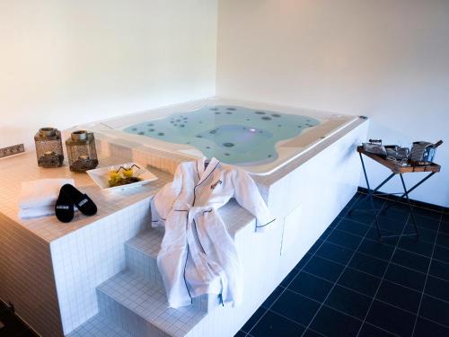 Hot tub, Korunda Golf & Conference Hotel in Osmo Hot tub, Korunda Golf & Conference Hotel in Osmo