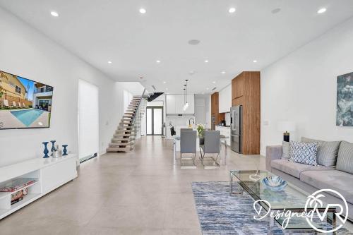 Modern beauty with Private Heated POOL- UNIT B near Rocco's Tacos & Tequila Bar - Fort Lauderdale Modern beauty with Private Heated POOL- UNIT B near Rocco's Tacos & Tequila Bar - Fort Lauderdale