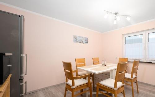 Familienfreundliche 3-Zimmer-Ferienwohnung in Saal an der Donau Familienfreundliche 3-Zimmer-Ferienwohnung in Saal an der Donau