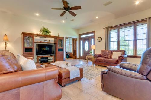 Spacious Greenbrier Vacation Rental on about 4 Acres! in Greenbrier (AR) Spacious Greenbrier Vacation Rental on about 4 Acres! in Greenbrier (AR)