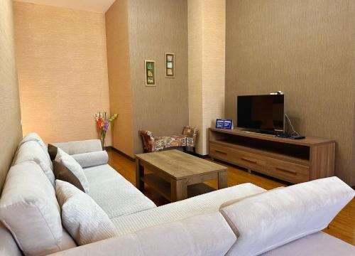 Meridien Vake 2BR Apartment with Balcony Cityview