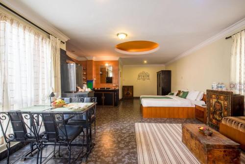 Bouddha Green Hotel in باودا جورباتي Bouddha Green Hotel in باودا جورباتي