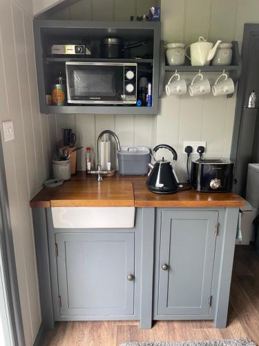 Greatwood Shepherds Hut in Westfield Greatwood Shepherds Hut in Westfield