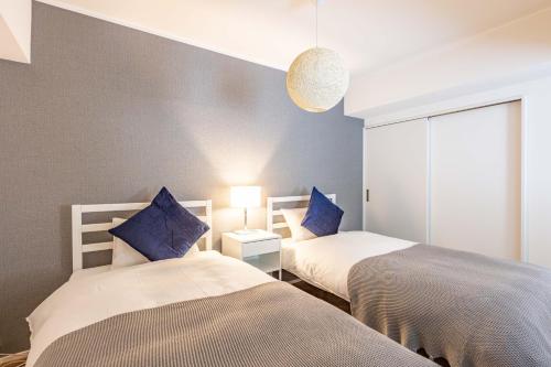 River Side Namba 302