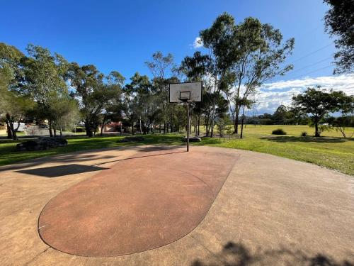 Secluded 6BR Pool Home l Comfortable and Quiet in Mulgoa Secluded 6BR Pool Home l Comfortable and Quiet in Mulgoa