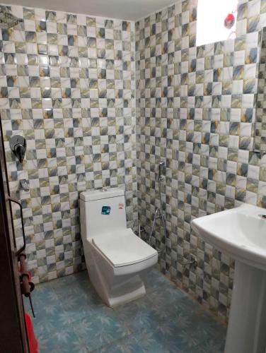 Bathroom, OYO 89783 Dhariwal Hotel And Residency in Bijnor Bathroom, OYO 89783 Dhariwal Hotel And Residency in Bijnor