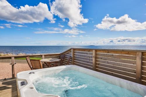 bubbelbad, Sauchope Links Holiday Lodge and Glamping Park in Crail bubbelbad, Sauchope Links Holiday Lodge and Glamping Park in Crail