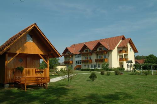 Kert, Radhotel Schischek in Tieschen Kert, Radhotel Schischek in Tieschen