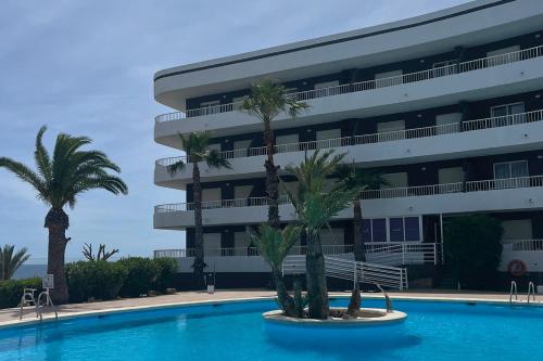 Swimming pool, Palmera Beach in Torrevieja Swimming pool, Palmera Beach in Torrevieja